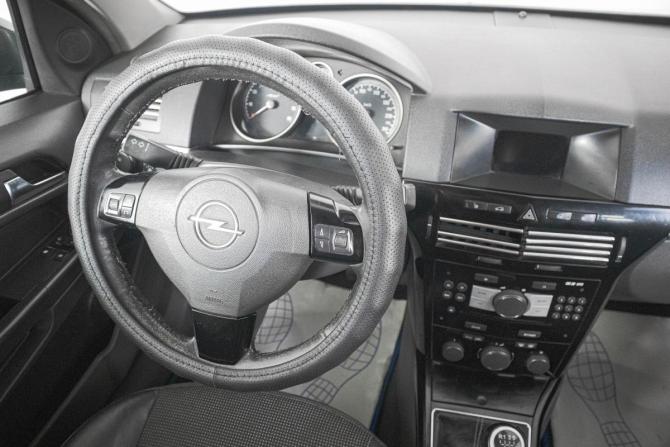 Opel Astra H Рестайлинг с пробегом 2008 года, цена 749 000 рублей, 256000 км, седан, Автокод Объявления