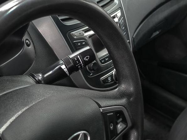 Hyundai Solaris I Рестайлинг с пробегом 2015 года, цена 949 900 рублей, 194000 км, седан, Автокод Объявления