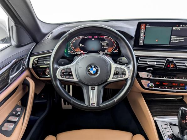 BMW 5 серии VII (G30/G31/G38) Рестайлинг с пробегом 2021 года, цена 4 400 000 рублей, 54082 км, седан, Автокод Объявления