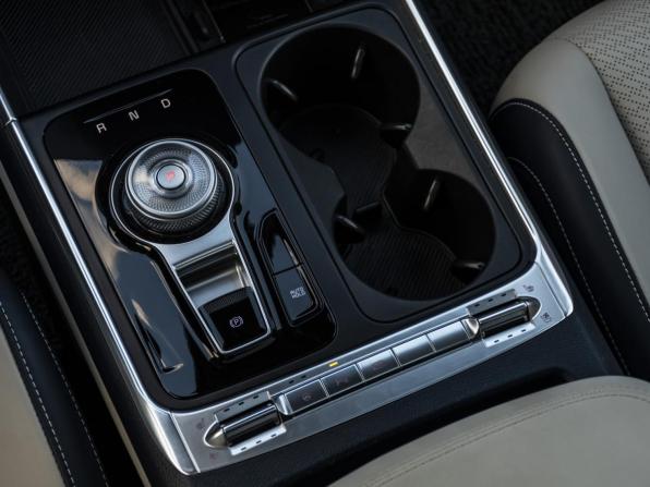 Kia Carnival IV Рестайлинг с пробегом 2025 года, цена 5 998 000 рублей, 31466 км, минивэн, Автокод Объявления