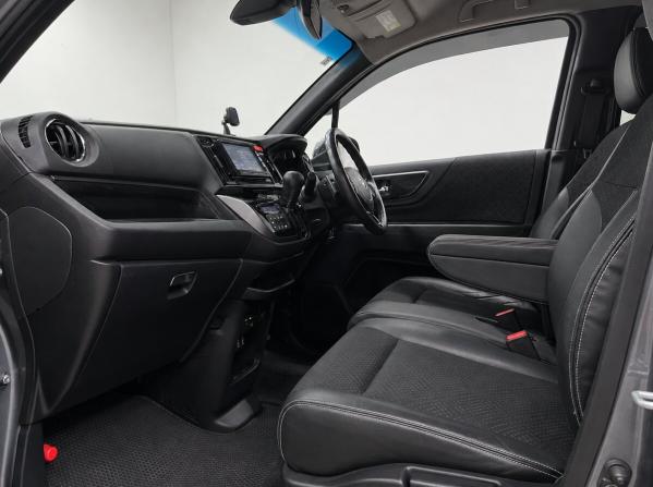Honda N-WGN I Рестайлинг с пробегом 2017 года, цена 819 500 рублей, 112745 км, хэтчбек, Автокод Объявления