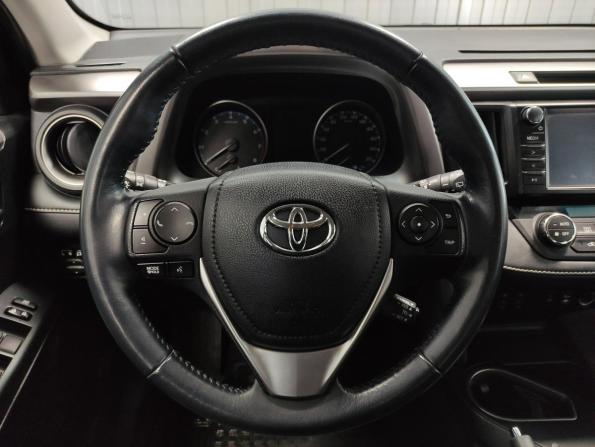 Toyota RAV4 IV (XA40) Рестайлинг с пробегом 2017 года, цена 2 630 000 рублей, 28526 км, внедорожник, Автокод Объявления