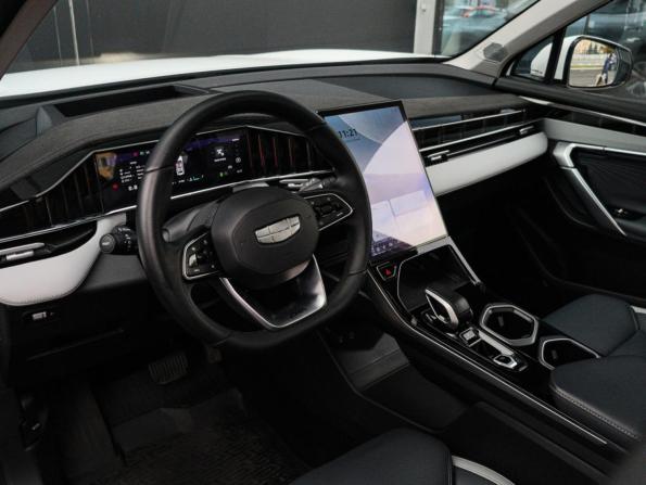 Geely Atlas II с пробегом 2024 года, цена 3 000 000 рублей, 24957 км, внедорожник, Автокод Объявления
