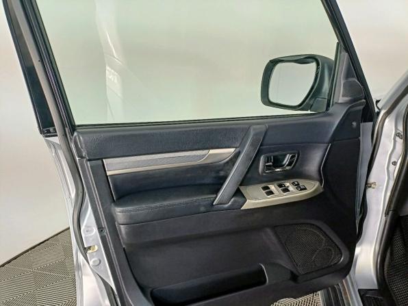 Mitsubishi Pajero IV Рестайлинг 1 с пробегом 2011 года, цена 1 599 000 рублей, 241000 км, внедорожник, Автокод Объявления