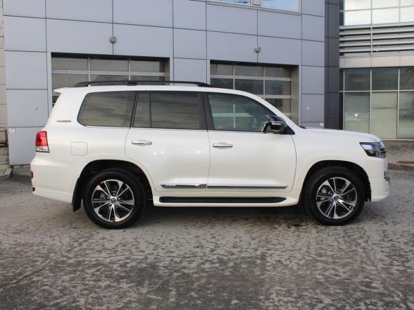 Toyota Land Cruiser 200 Series Рестайлинг 2 с пробегом 2020 года, цена 11 300 000 рублей, 22275 км, внедорожник, Автокод Объявления