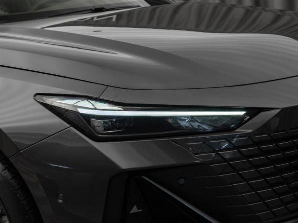 Changan UNI-V I с пробегом 2023 года, цена 2 340 000 рублей, 24761 км, лифтбек, Автокод Объявления
