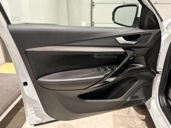 Lada (ВАЗ) Vesta I Рестайлинг (NG) с пробегом 2024 года, цена 1 292 372 рубля, 36679 км, универсал, Автокод Объявления