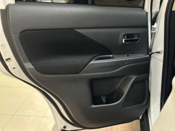 Mitsubishi Outlander III Рестайлинг 2 с пробегом 2015 года, цена 1 550 000 рублей, 202480 км, внедорожник, Автокод Объявления