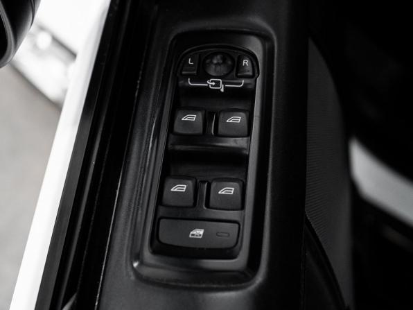 Land Rover Discovery IV с пробегом 2013 года, цена 1 875 000 рублей, 273000 км, внедорожник, Автокод Объявления