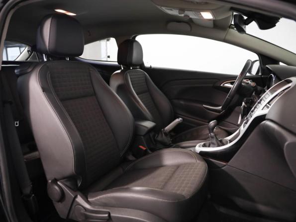 Opel Astra J Рестайлинг с пробегом 2011 года, цена 819 000 рублей, 198764 км, хэтчбек, Автокод Объявления