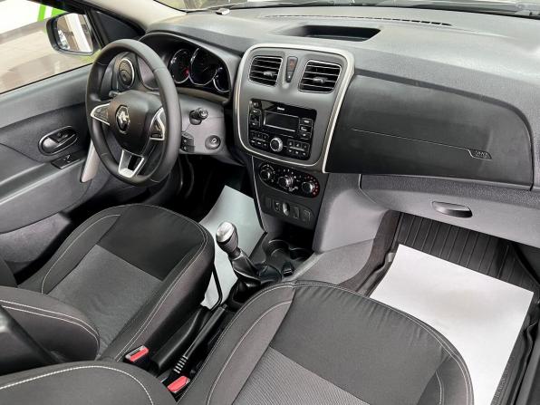 Renault Logan II Рестайлинг с пробегом 2021 года, цена 1 195 000 рублей, 115551 км, седан, Автокод Объявления