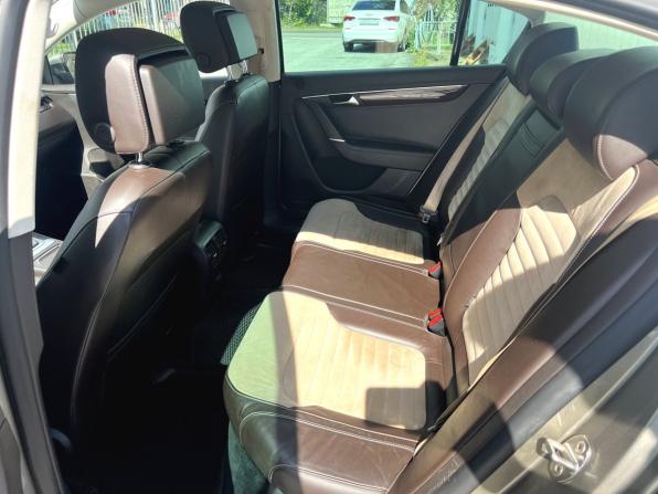Volkswagen Passat B7 с пробегом 2012 года, цена 1 290 000 рублей, 175858 км, седан, Автокод Объявления