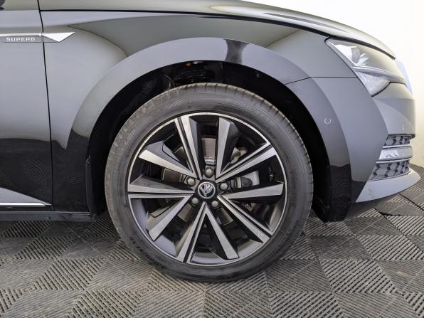 Skoda Superb III Рестайлинг с пробегом 2024 года, цена 2 900 000 рублей, 66490 км, лифтбек, Автокод Объявления