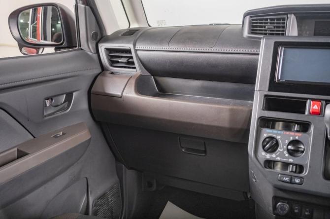 Toyota Roomy I Рестайлинг с пробегом 2021 года, цена 1 259 000 рублей, 31100 км, микровэн, Автокод Объявления
