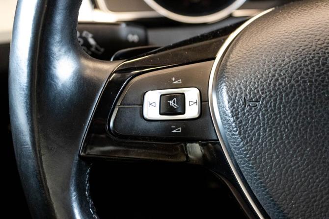 Volkswagen Passat B8 с пробегом 2016 года, цена 1 549 000 рублей, 191230 км, седан, Автокод Объявления