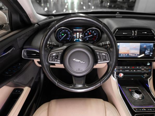 Jaguar XE I с пробегом 2015 года, цена 1 980 000 рублей, 96662 км, седан, Автокод Объявления