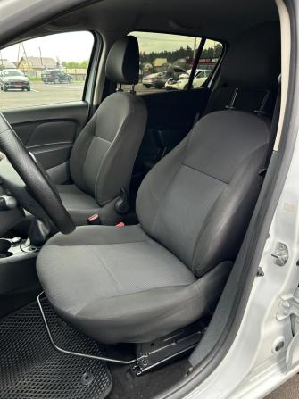 Renault Sandero II с пробегом 2018 года, цена 890 000 рублей, 63213 км, хэтчбек, Автокод Объявления