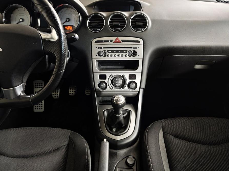 Peugeot 408 I Москва  - изображение 13