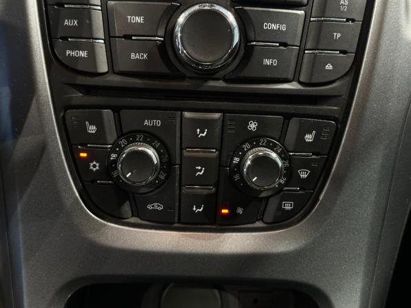 Opel Astra J Рестайлинг с пробегом 2013 года, цена 717 000 рублей, 189207 км, хэтчбек, Автокод Объявления