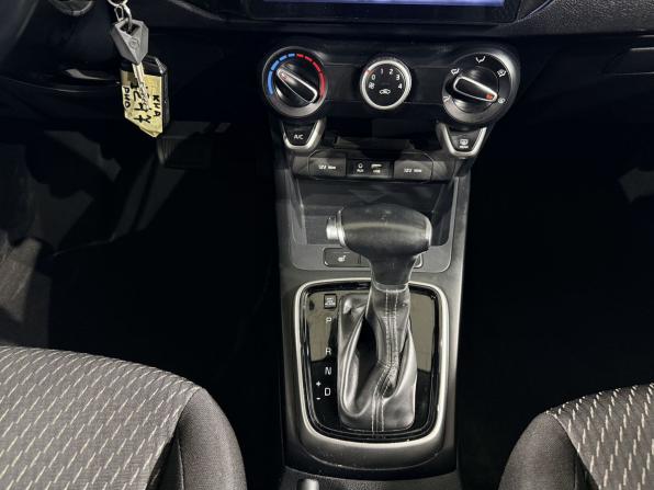 Kia Rio IV с пробегом 2018 года, цена 1 299 000 рублей, 98813 км, седан, Автокод Объявления