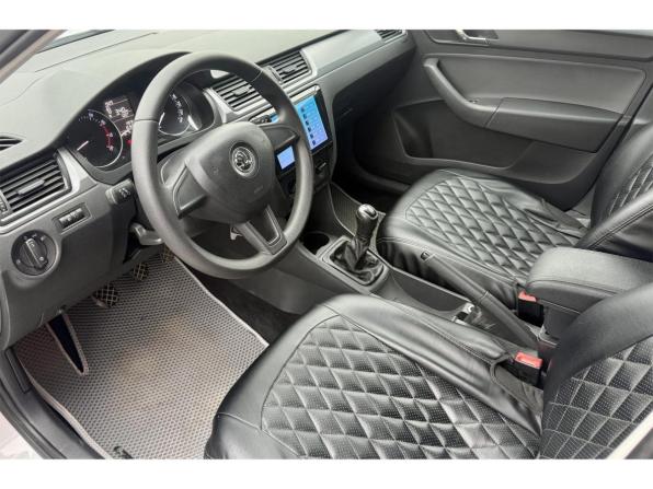 Skoda Rapid I с пробегом 2016 года, цена 860 000 рублей, 101634 км, лифтбек, Автокод Объявления