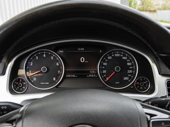 Volkswagen Touareg II Рестайлинг с пробегом 2015 года, цена 2 480 000 рублей, 238346 км, внедорожник, Автокод Объявления