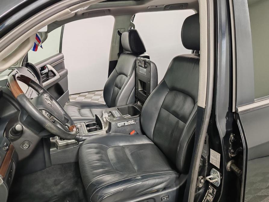 Toyota Land Cruiser 200 Series Рестайлинг 2 Москва  - изображение 16
