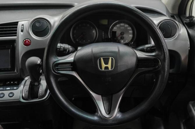 Honda Stream II с пробегом 2007 года, цена 949 000 рублей, 330000 км, компактвэн, Автокод Объявления