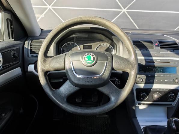 Skoda Octavia II (A5) Рестайлинг с пробегом 2011 года, цена 555 000 рублей, 210182 км, лифтбек, Автокод Объявления