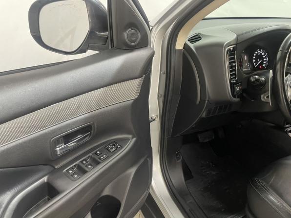 Mitsubishi Outlander III Рестайлинг 3 с пробегом 2021 года, цена 2 499 000 рублей, 137135 км, внедорожник, Автокод Объявления