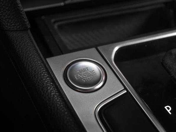 Volkswagen Passat B8 с пробегом 2016 года, цена 1 899 000 рублей, 190169 км, универсал, Автокод Объявления
