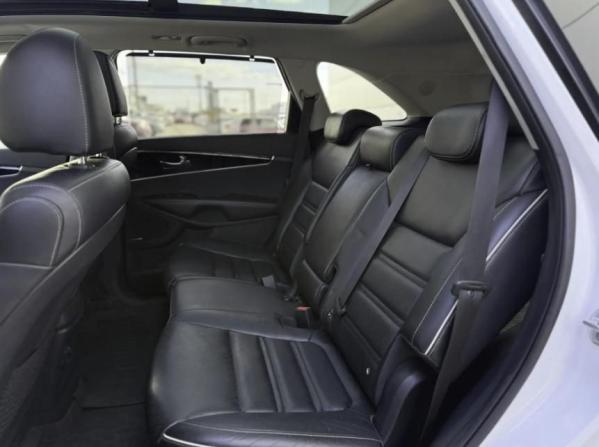 Kia Sorento II Рестайлинг с пробегом 2018 года, цена 2 455 000 рублей, 215000 км, внедорожник, Автокод Объявления