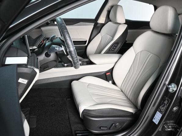Kia K5 III Рестайлинг с пробегом 2025 года, цена 4 559 000 рублей, 4637 км, седан, Автокод Объявления