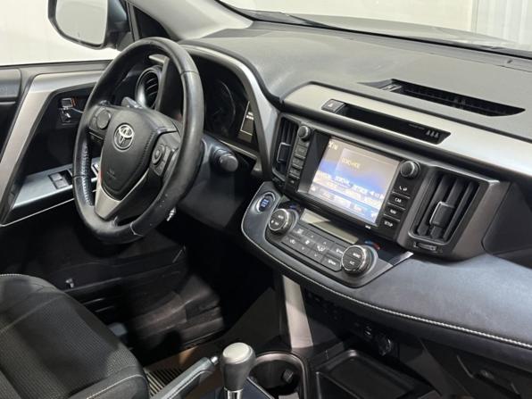 Toyota RAV4 IV (XA40) Рестайлинг с пробегом 2017 года, цена 2 275 000 рублей, 141595 км, внедорожник, Автокод Объявления