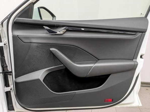 Skoda Octavia IV (A8) с пробегом 2021 года, цена 2 440 000 рублей, 52826 км, лифтбек, Автокод Объявления