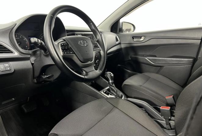 Hyundai Solaris II с пробегом 2018 года, цена 1 470 000 рублей, 94320 км, седан, Автокод Объявления