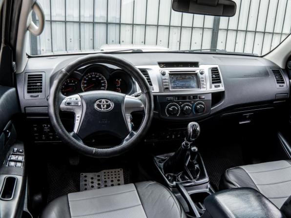 Toyota Hilux VII Рестайлинг с пробегом 2014 года, цена 2 150 000 рублей, 243702 км, offers.body_type.unknown, Автокод Объявления