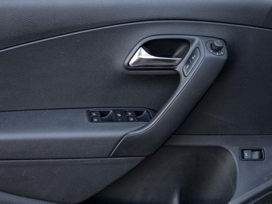 Volkswagen Polo V Рестайлинг Казань  - изображение 9
