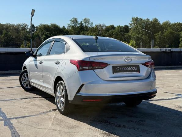 Hyundai Solaris II Рестайлинг с пробегом 2021 года, цена 1 399 000 рублей, 104000 км, седан, Автокод Объявления
