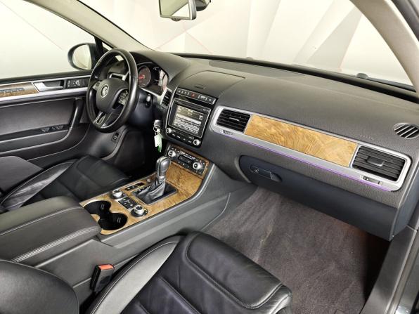 Volkswagen Touareg II Рестайлинг с пробегом 2015 года, цена 2 199 000 рублей, 250861 км, внедорожник, Автокод Объявления