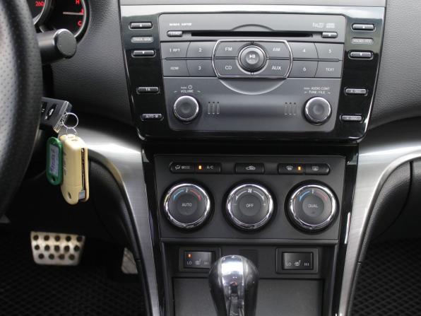 Mazda 6 II (GH) Рестайлинг с пробегом 2010 года, цена 899 000 рублей, 219308 км, седан, Автокод Объявления