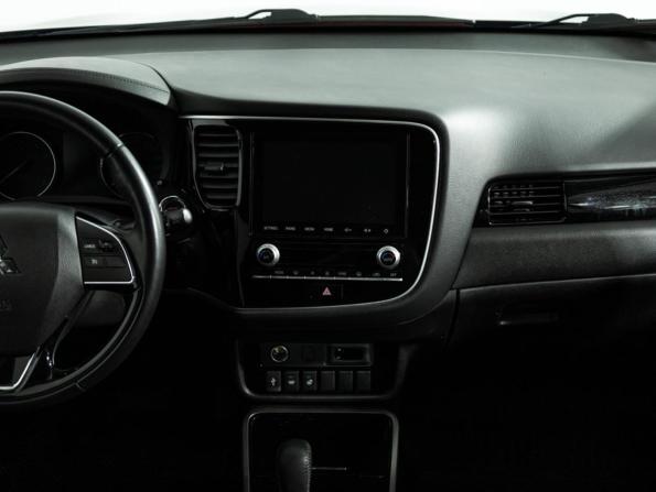 Mitsubishi Outlander III Рестайлинг 3 с пробегом 2020 года, цена 2 649 700 рублей, 87699 км, внедорожник, Автокод Объявления