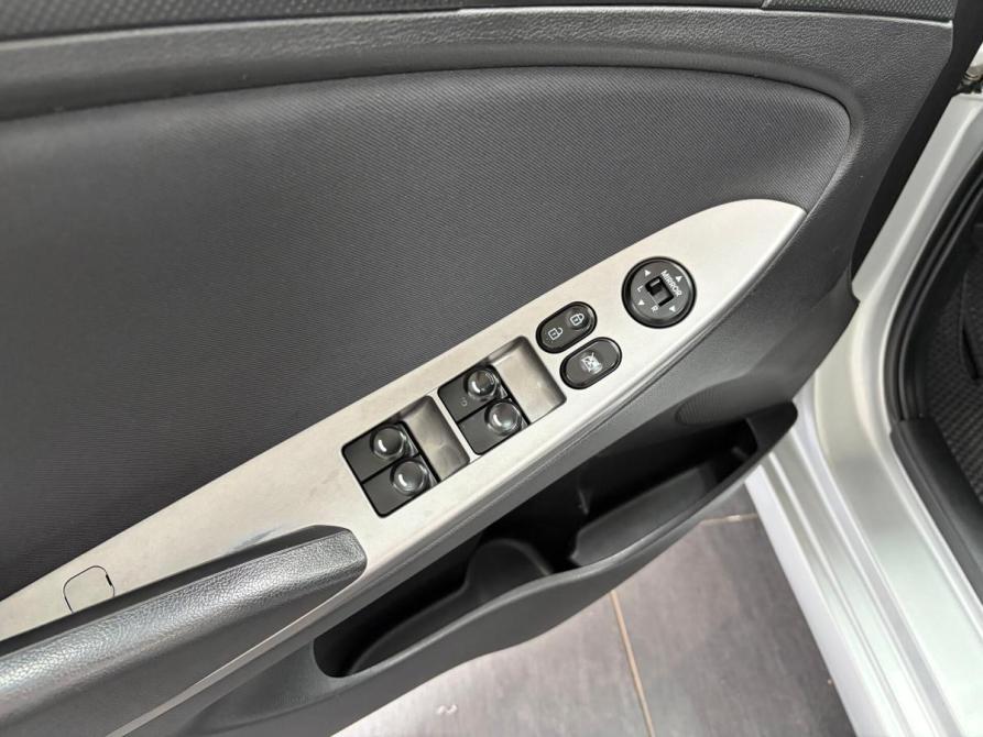 Hyundai Solaris I Рестайлинг Киров  - изображение 8