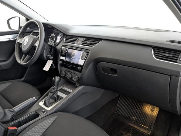 Skoda Octavia III (A7) Рестайлинг с пробегом 2019 года, цена 1 725 000 рублей, 107653 км, лифтбек, Автокод Объявления