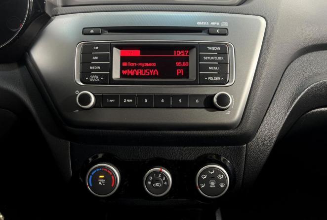 Kia Rio III Рестайлинг с пробегом 2015 года, цена 1 100 000 рублей, 67187 км, седан, Автокод Объявления