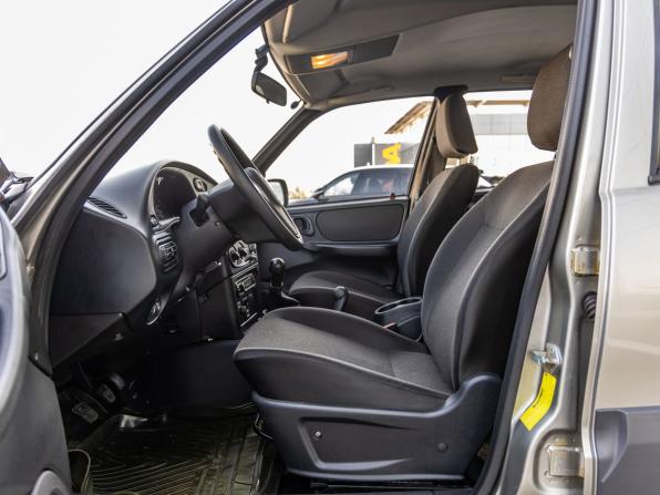 Chevrolet Niva I Рестайлинг с пробегом 2015 года, цена 738 000 рублей, 42729 км, внедорожник, Автокод Объявления