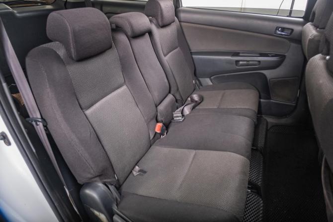 Toyota Wish I Рестайлинг с пробегом 2005 года, цена 999 000 рублей, 300000 км, компактвэн, Автокод Объявления