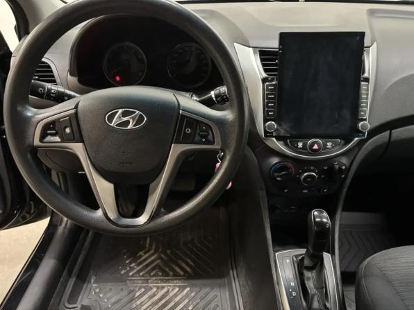 Hyundai Solaris I Рестайлинг с пробегом 2015 года, цена 1 077 000 рублей, 101000 км, седан, Автокод Объявления