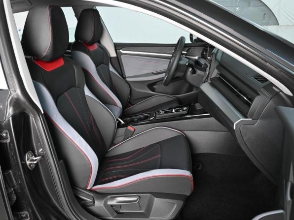Volkswagen Lamando II с пробегом 2025 года, цена 3 549 000 рублей, 134 км, лифтбек, Автокод Объявления