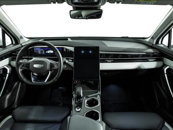 Geely Atlas II с пробегом 2024 года, цена 2 820 000 рублей, 53805 км, внедорожник, Автокод Объявления